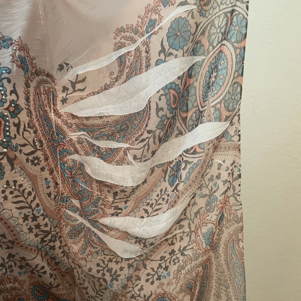 Gorgeous top - Picture 4 of 10